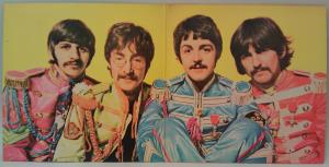 Sgt Pepper s Lonely Hearts Club Band (05)